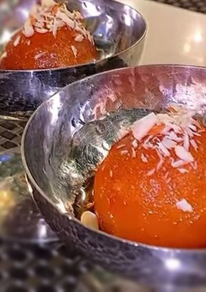 A picture of Gulab Jamun.