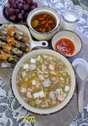 Hình của món Súp hải sản măng tây.