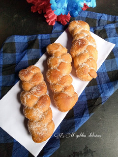 A picture of Braided Doughnut.