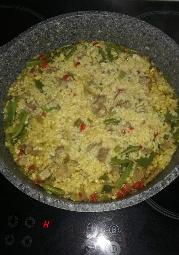 Una foto de Arroz con solomillo y verduras