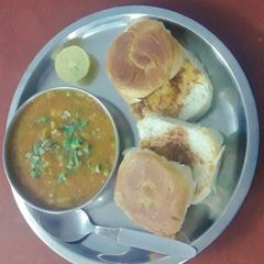 A picture of Pav bhaji.