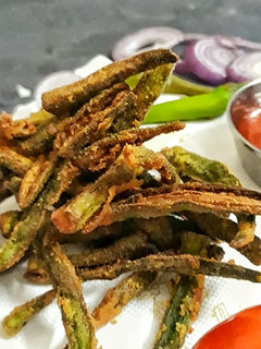 कुरकुरी भिंडी (Kurkuri Bhindi recipe in Hindi) रेसिपी मुख्य फोटो
