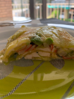 Una foto de Tortilla proteica de calabacín rellena