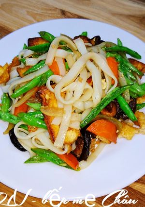 Hình của món Mì Quảng Xào Chay.