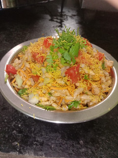 भेळ (bhel recipe in marathi) रेसिपी चे मुख्य फोटो