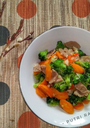 Foto resep Tumis Brokoli Wortel Bakso