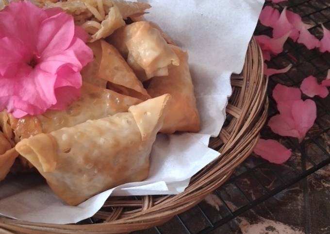 Langkah Mudah untuk Membuat Lumpia Isi Mie &amp; Udang (kreasi mie Instan) Anti Gagal