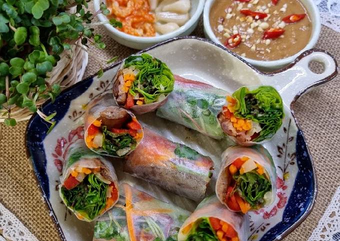 Gỏi cuốn rau mầm