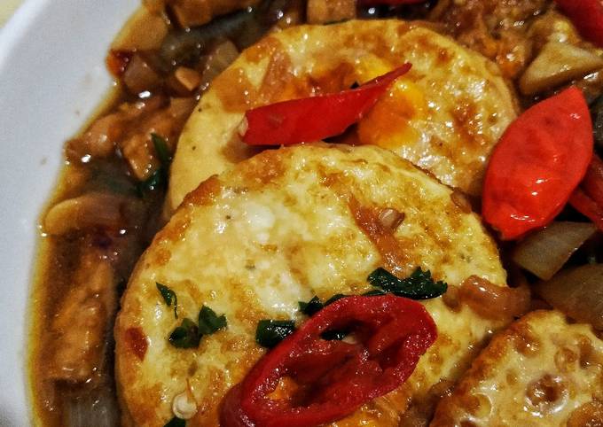 Telor Ceplok Kuah Kecap Campur Tempe