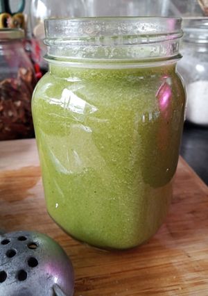 Una foto de Jugo verde de lechuga 🍹🍋
