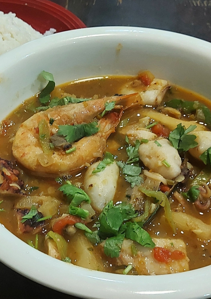 Una foto de Guiso Criollo de Mariscos