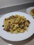 Pasta con setas, trufa, chalota y vino