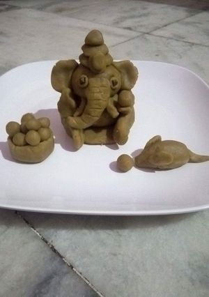A picture of Biscuits ke Ganpati.