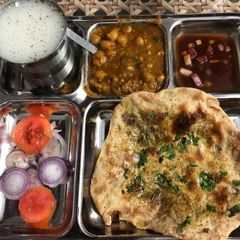 A picture of Amritsari kulcha.
