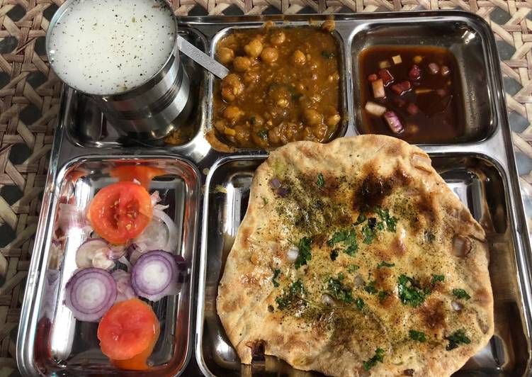 How to Prepare Appetizing Amritsari kulcha
