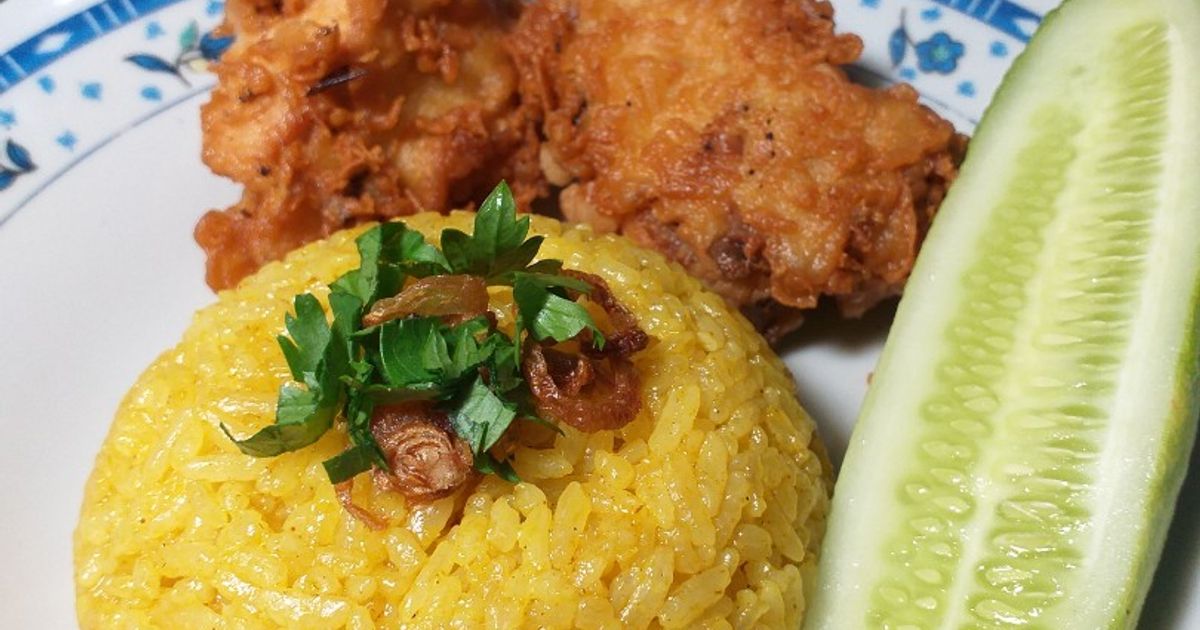 Nasi kuning ayam crispy