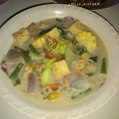 A picture of Sayur lodeh pete.