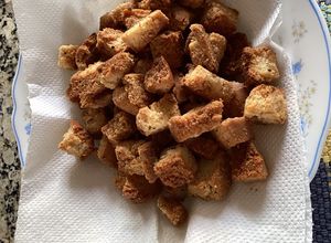 Una foto de Picatostes o croutons