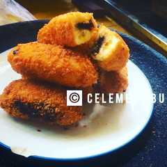 รูปของ Pisang goreng isi coklat
