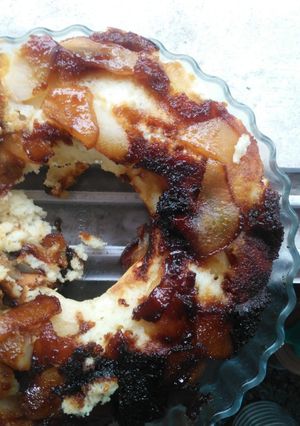 Una foto de Torta de pera invertida