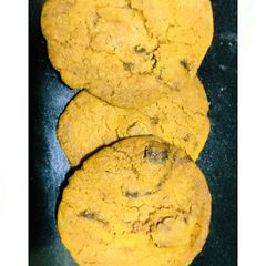 A picture of Giant Subway cookies 😍.