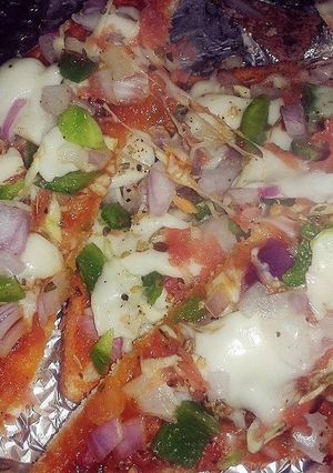 ब्रेड पिज़्ज़ा (Bread pizza recipe in hindi) रेसिपी मुख्य फोटो