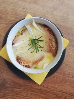 Francia hagymaleves 🇨🇵 recept fotója
