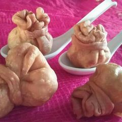 A picture of Matar potli.
