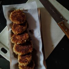 A picture of Boiled Egg potato cutlet.