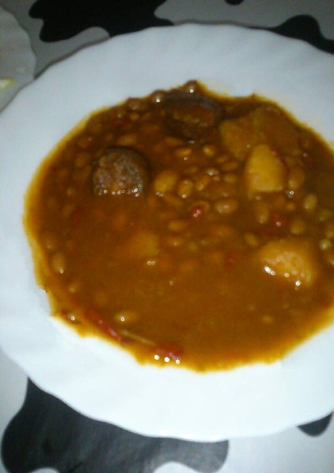 Una foto de Alubias blancas pequeñas con chorizo