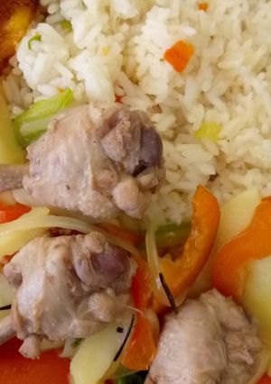 Una foto de Chupeticas de pollo con especias y papas al estilo tailandés