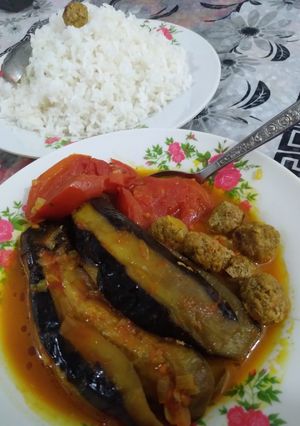 عکسی از دستور برنج با مشته بادمجون🍆🥓🍅