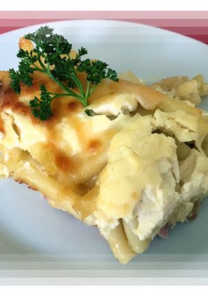 Háromsajtos sonkás baconos tészta recept fotója