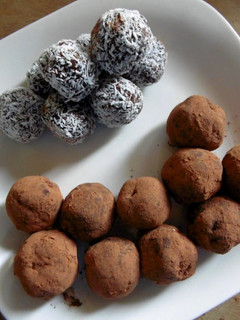 Una foto de Trufas de Chocolate con Milo y Coco