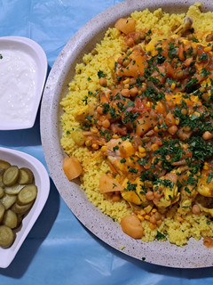 صورة لوصفة برغل بصلصلة خضار...🤍🍽