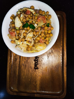 A picture of Potato Chaana Chaat 😋.