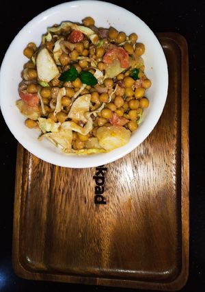 A picture of Potato Chaana Chaat 😋.