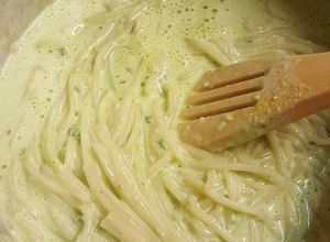 Una foto de Spaguetti verde 😊🤤🍝