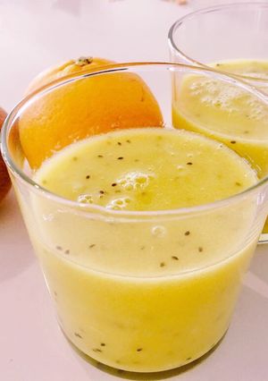 Foto principal de Zumo de frutas, naranja y kiwi