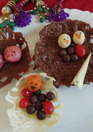 A picture of Chocolate nest bowls.