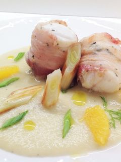 Foto di Rana pescatrice con crema di finocchio, cipollotto brasato e arancia