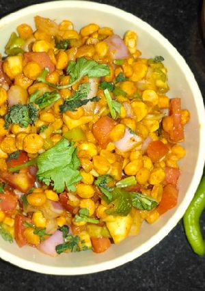 લીંબુ મસાલા વાળી ચણાની દાળ (LImbu Masala Chana Dal Recipe In Gujarati) રેસીપી મુખ્ય ફોટો