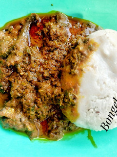 A picture of Meyar wakin suya da tuwon chinka fa.