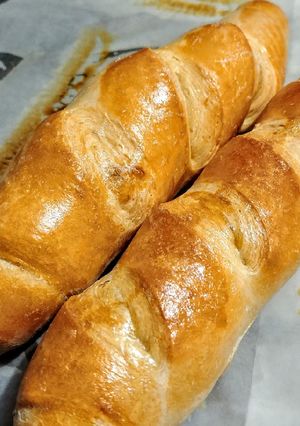 Una foto de BAGUETTE🥖Casero...!😋