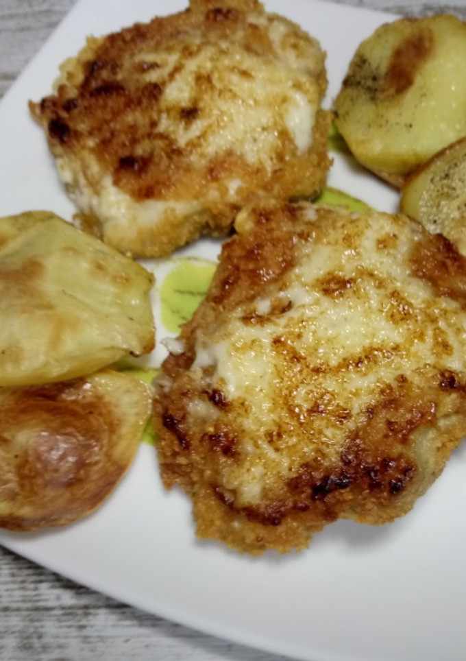 Una foto de Bacalao con alioli gratinado y patatas asadas