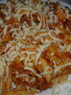 Una foto de Macarrones con carne y queso