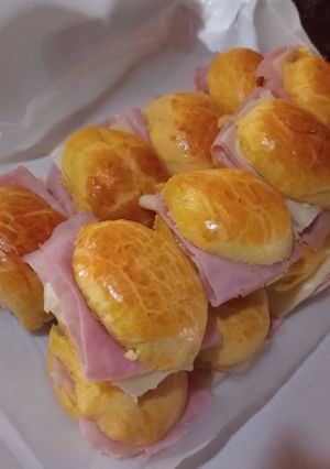 Una foto de Pancitos Chips de jamón y queso😋💖
