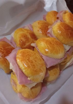 Una foto de Pancitos Chips de jamón y queso😋💖