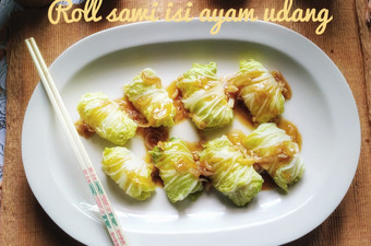 Langkah Mudah untuk Menyiapkan Roll sawi isi ayam udang Wajib Dicoba