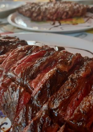Una foto de Picaña y chuletón con piña